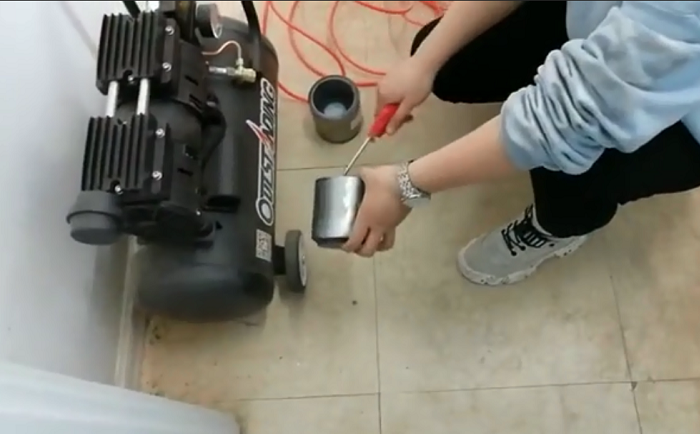 空壓機吹洗土壤午夜激情视频网站罐